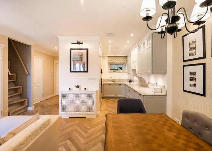 Lovely Apartment In The Heart Of Warsaw