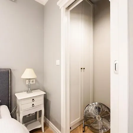 Lovely Apartment In The Heart Of Varsovia Exterior foto